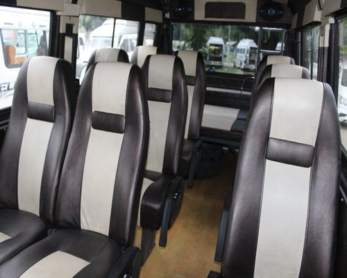 12 seater luxury tempo traveller